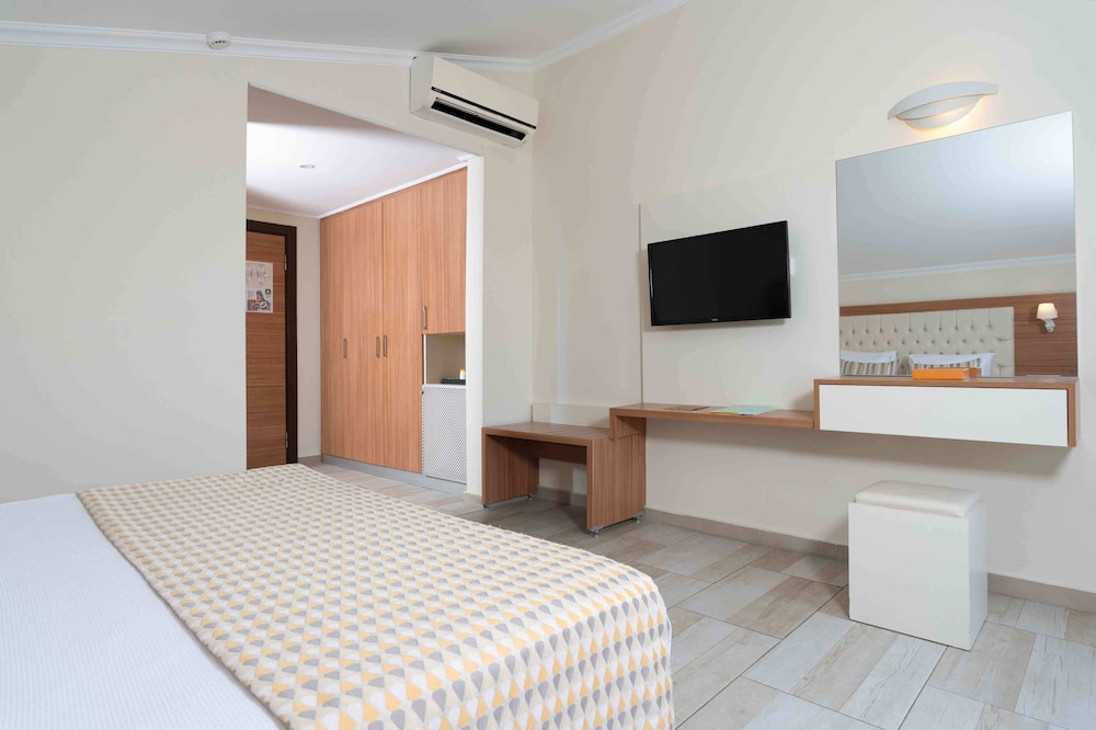 Sundia By Liberty Suncity - All inclusive — Hotel rooms in Fethiye, Mugla