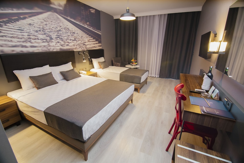 Ramira City Hotel - Adults Only — Hotel rooms in Alanya