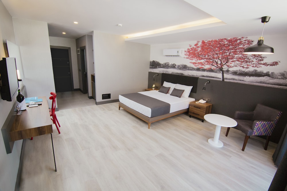 Ramira City Hotel - Adults Only — Hotel rooms in Alanya
