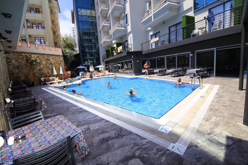 Ramira City Hotel - Adults Only — Swimming pool in Alanya