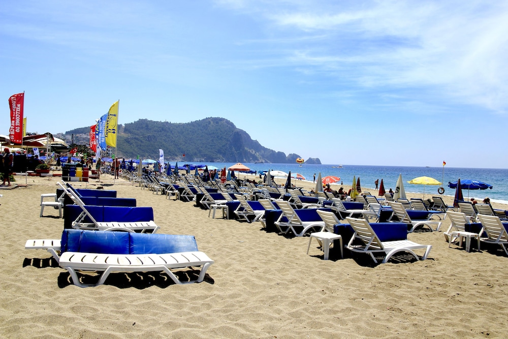 Ramira City Hotel - Adults Only — Beach in Alanya