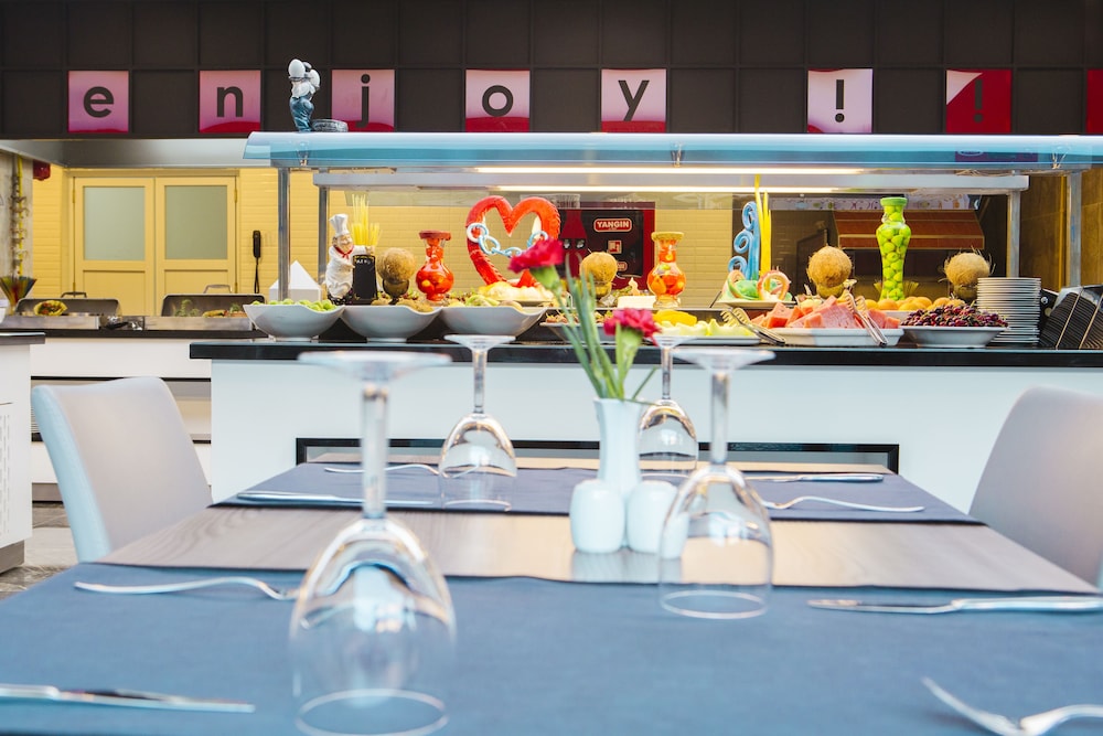Ramira City Hotel - Adults Only — Restaurant & bars in Alanya