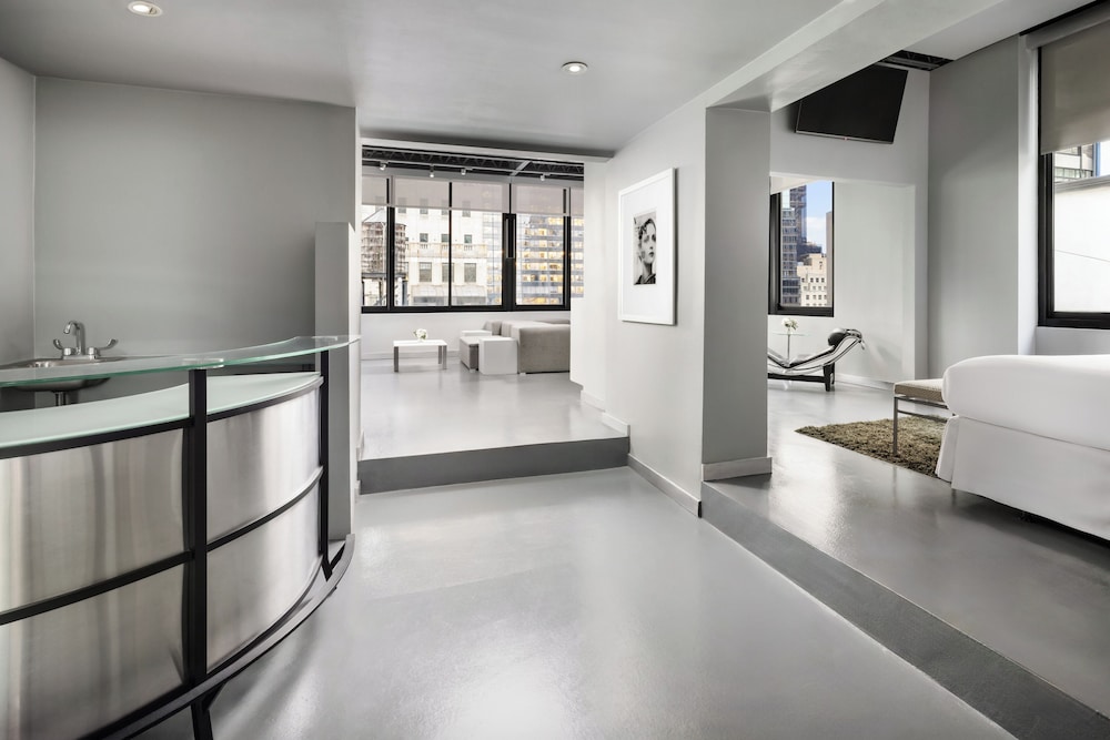 The Shoreham — Hotel building in New York City, New York State