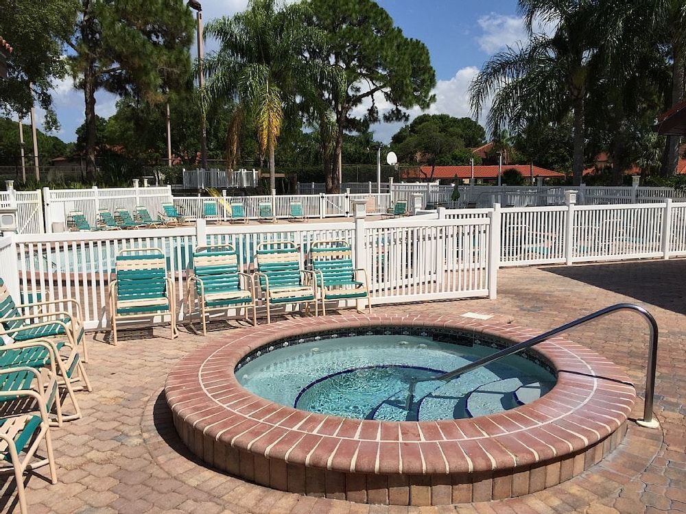 Shorewalk Vacation Villas — Swimming pool in Bradenton, Florida