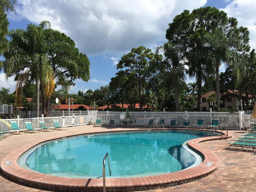 Shorewalk Vacation Villas — Swimming pool in Bradenton, Florida