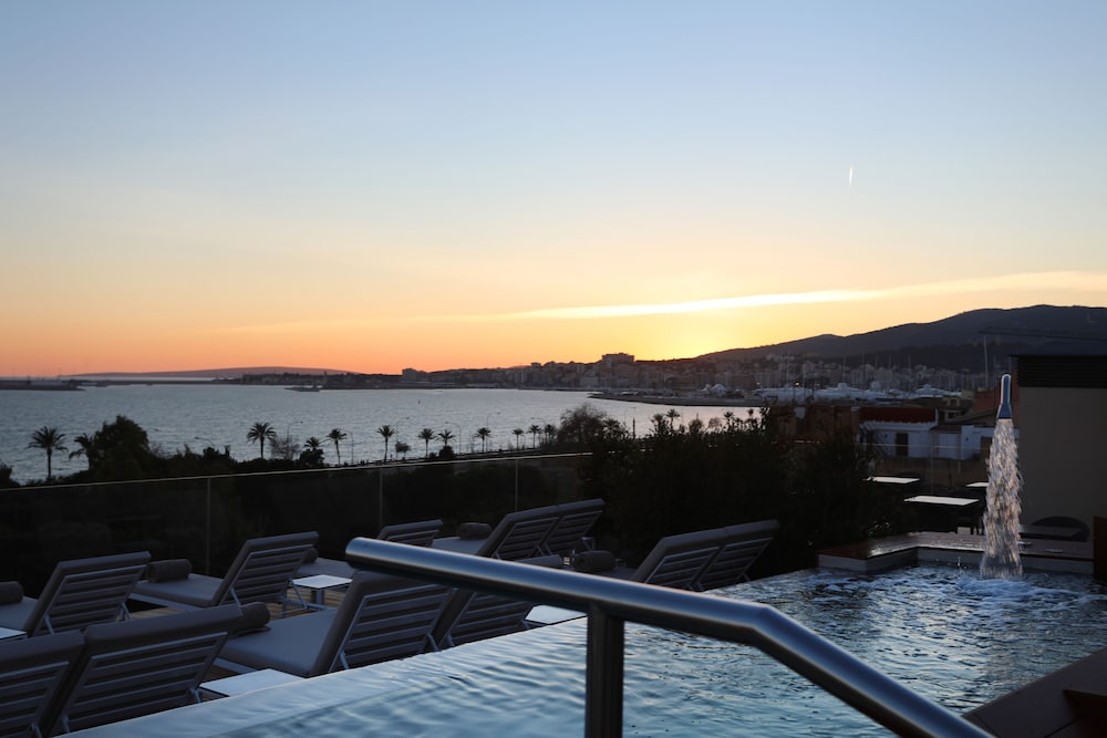 Es Princep - The Leading Hotels of the World — Swimming pool in Palma de Mallorca, Balearic Islands