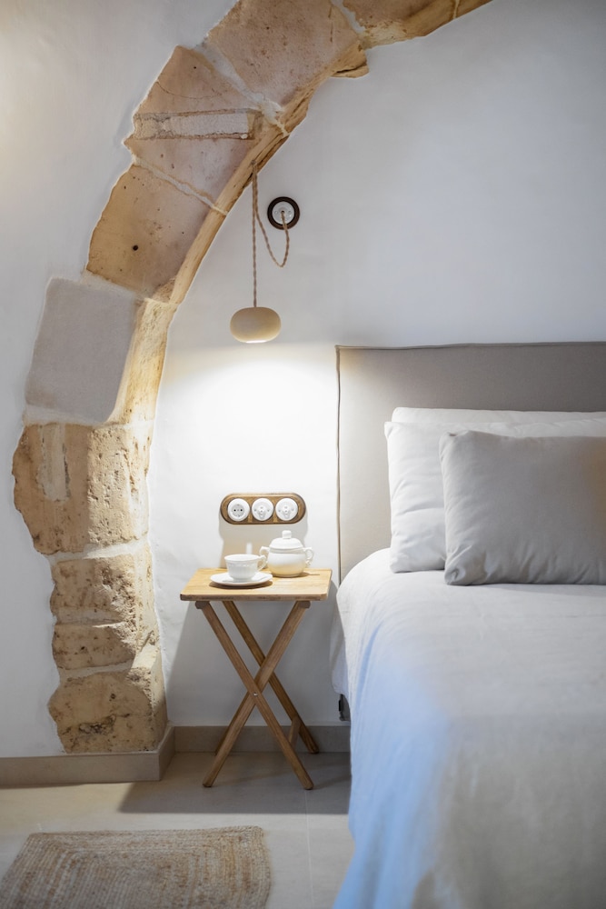 Hotel Nou Sant Antoni — Hotel rooms in Ciutadella de Menorca, Balearic Islands
