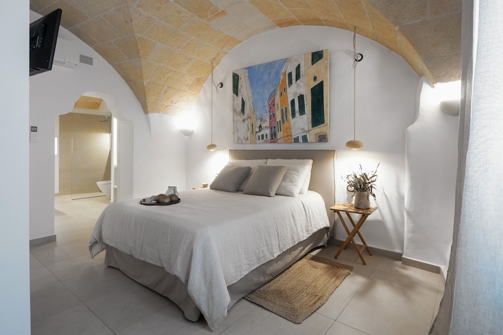 Hotel Nou Sant Antoni — Hotel rooms in Ciutadella de Menorca, Balearic Islands