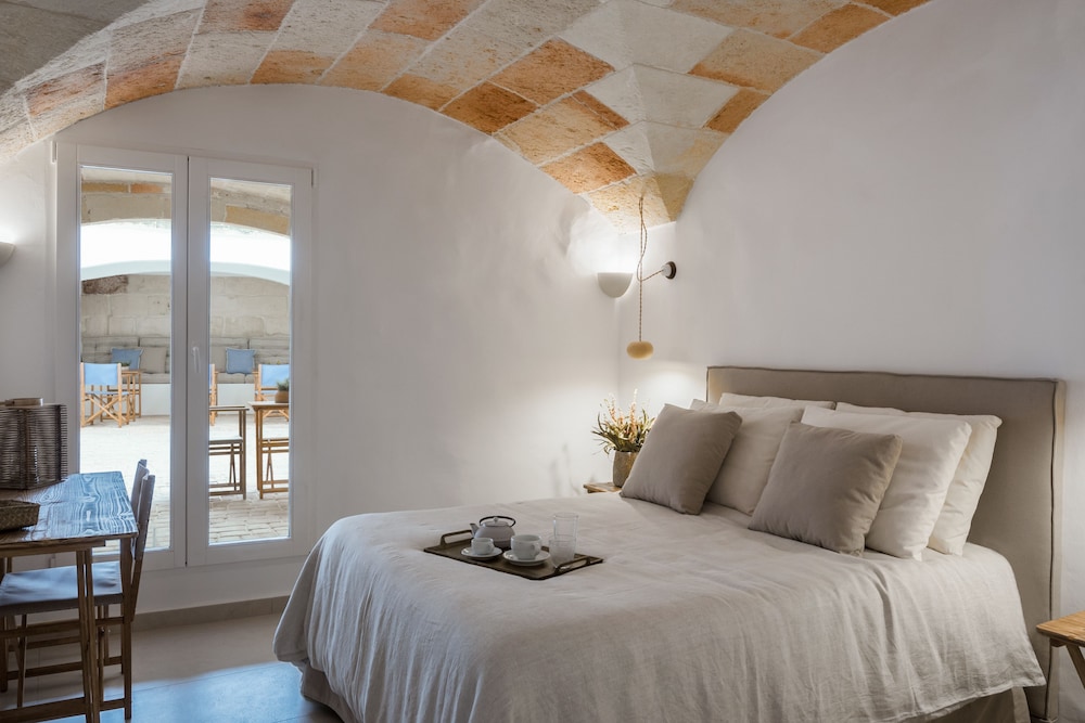 Hotel Nou Sant Antoni — Hotel rooms in Ciutadella de Menorca, Balearic Islands