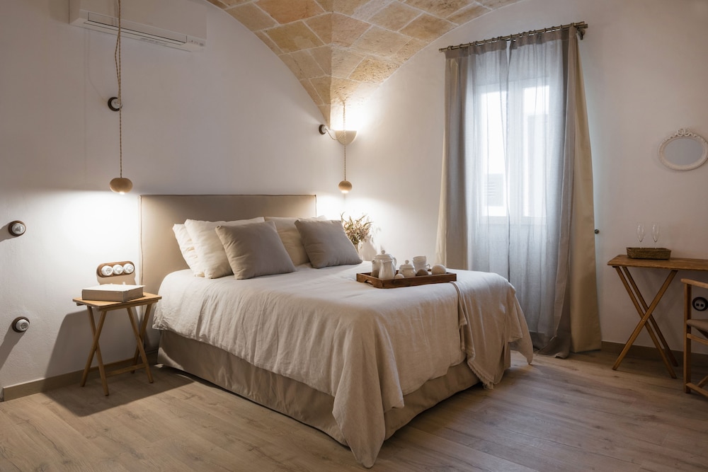 Hotel Nou Sant Antoni — Hotel rooms in Ciutadella de Menorca, Balearic Islands