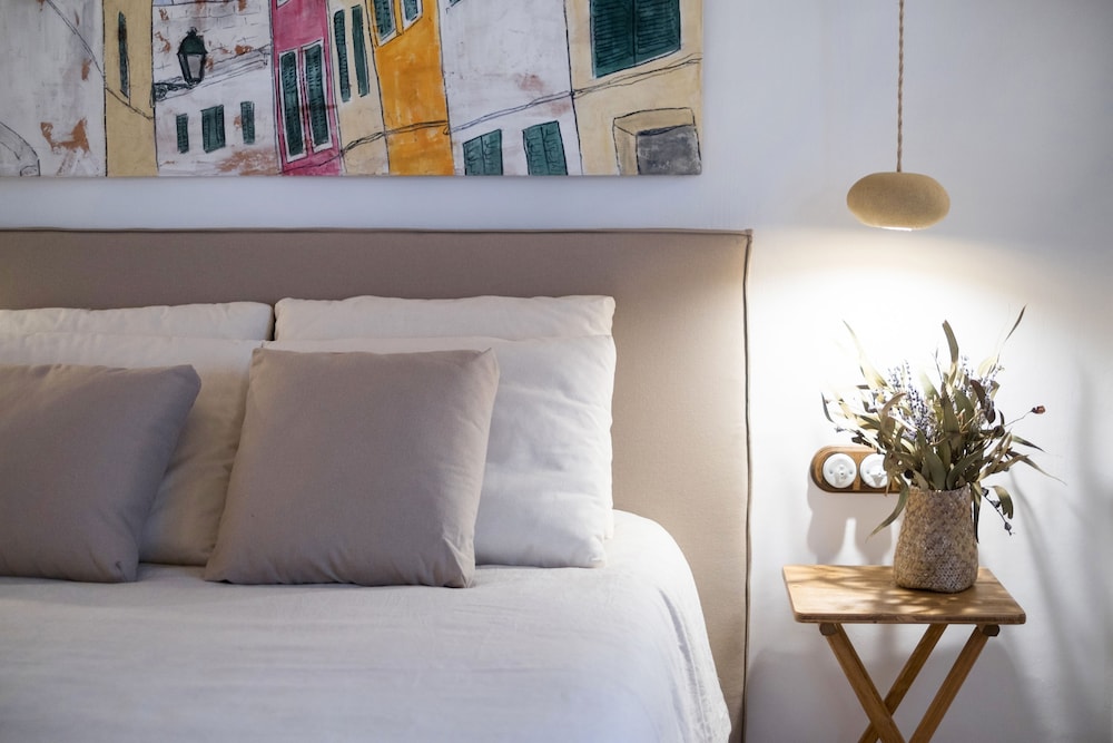 Hotel Nou Sant Antoni — Hotel rooms in Ciutadella de Menorca, Balearic Islands