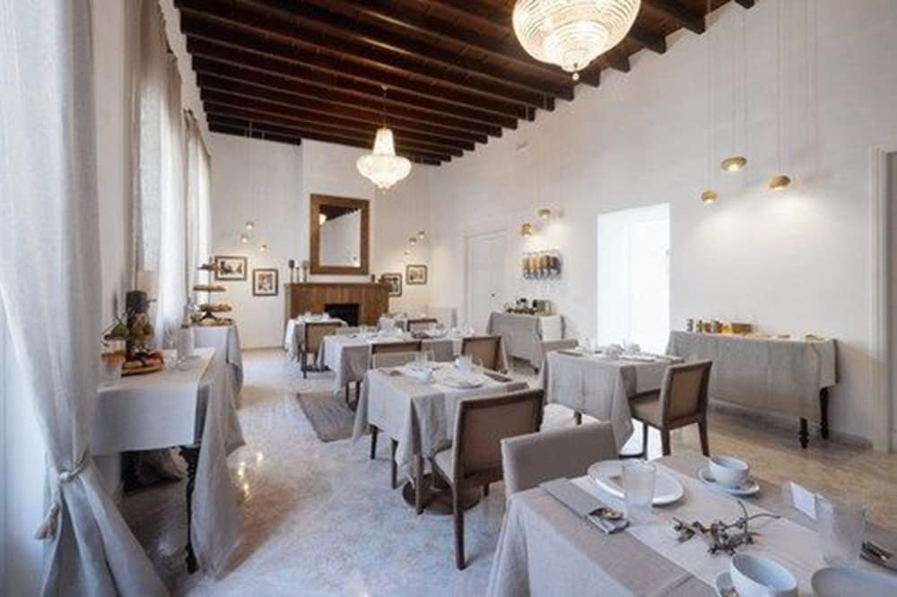 Hotel Nou Sant Antoni — Restaurant & bars in Ciutadella de Menorca, Balearic Islands