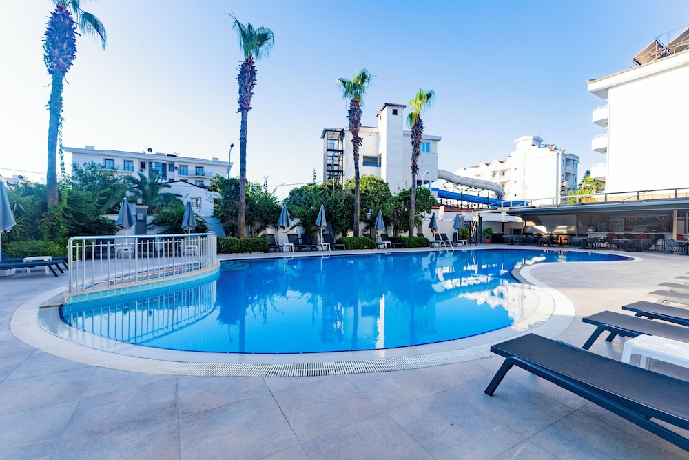 Motto Premium Marmaris — Swimming pool in Marmaris, Mugla