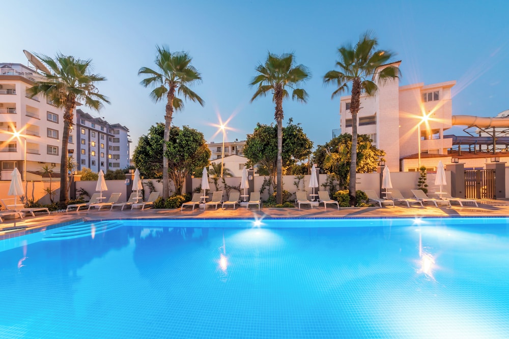 Motto Premium Marmaris — Swimming pool in Marmaris, Mugla