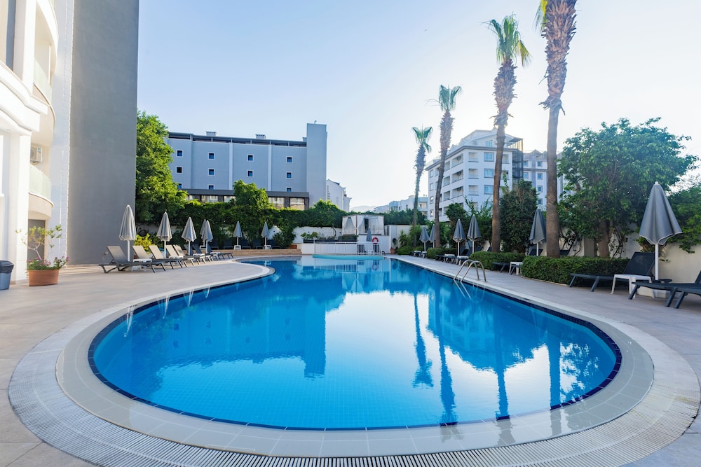 Motto Premium Marmaris — Swimming pool in Marmaris, Mugla