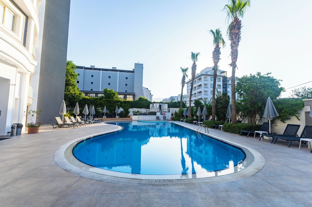 Motto Premium Marmaris — Swimming pool in Marmaris, Mugla