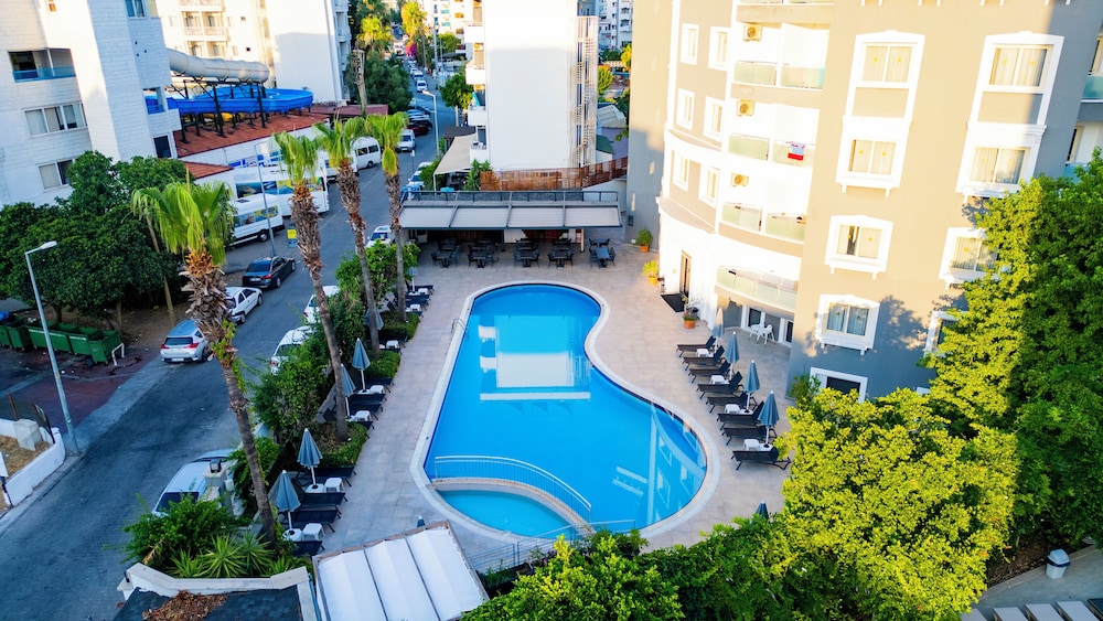 Motto Premium Marmaris — Swimming pool in Marmaris, Mugla