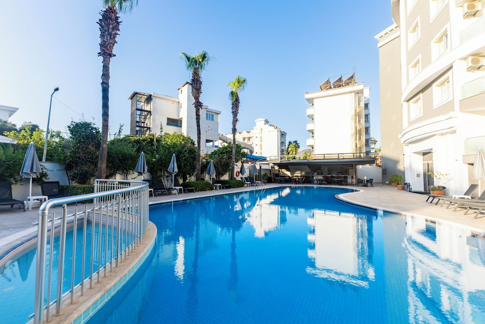 Motto Premium Marmaris — Swimming pool in Marmaris, Mugla