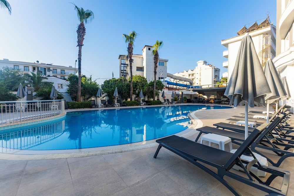 Motto Premium Marmaris — Swimming pool in Marmaris, Mugla