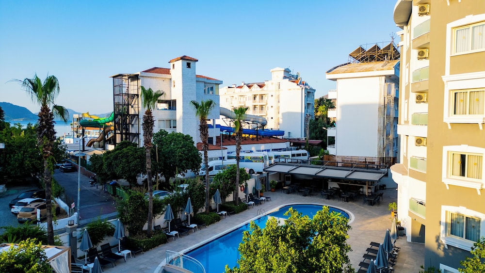 Motto Premium Marmaris — Swimming pool in Marmaris, Mugla