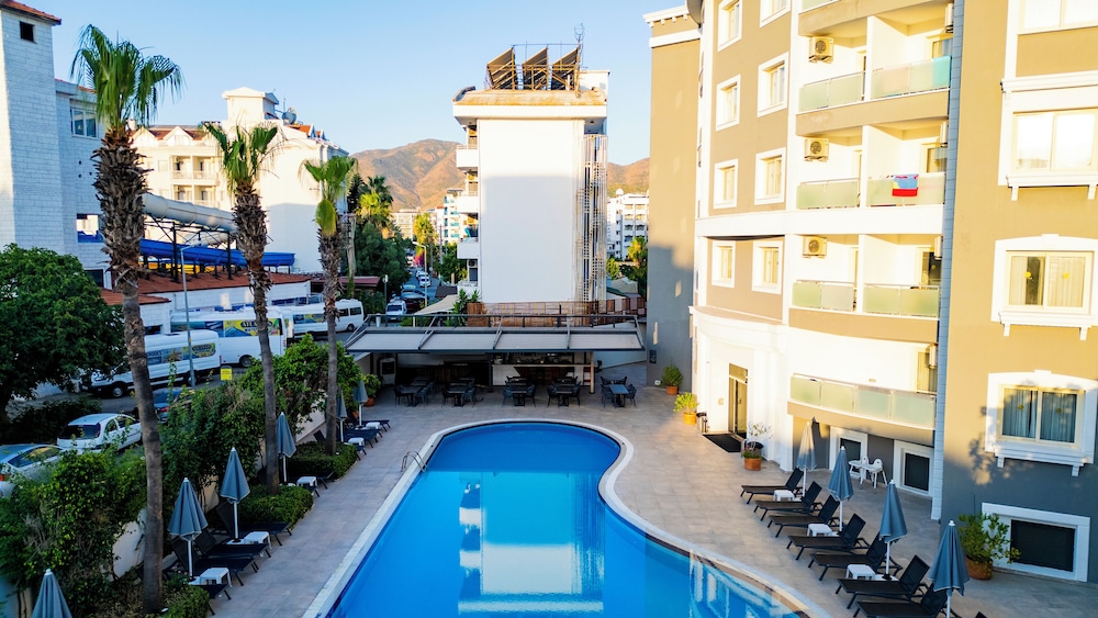 Motto Premium Marmaris — Swimming pool in Marmaris, Mugla
