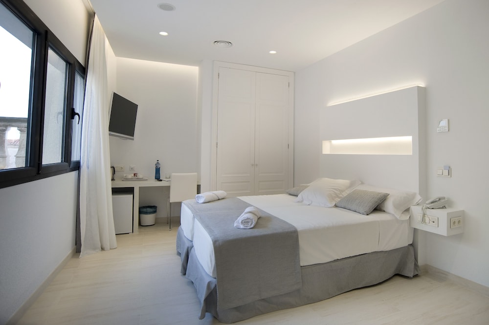 Sindic Hotel - Adults Only — Hotel rooms in Mahon, Balearic Islands