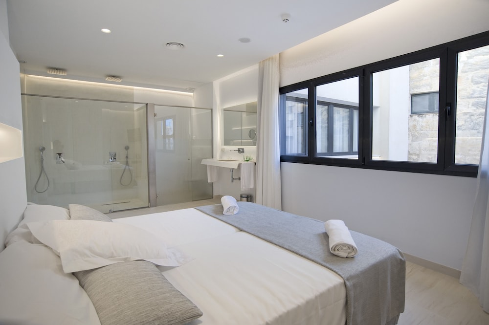 Sindic Hotel - Adults Only — Hotel rooms in Mahon, Balearic Islands