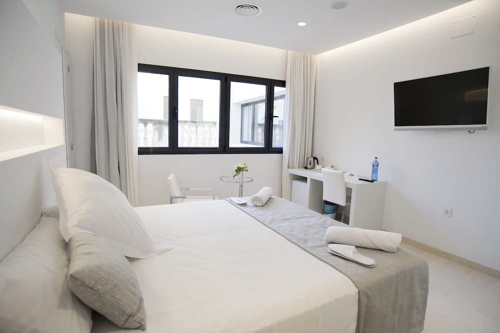 Sindic Hotel - Adults Only — Hotel rooms in Mahon, Balearic Islands