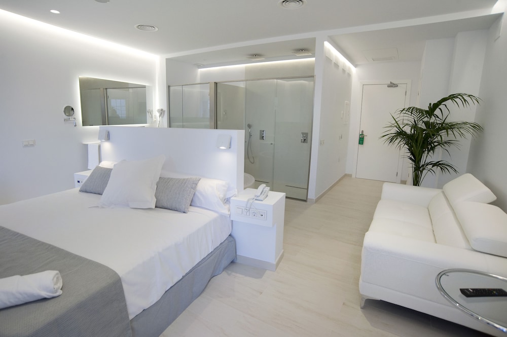 Sindic Hotel - Adults Only — Hotel rooms in Mahon, Balearic Islands