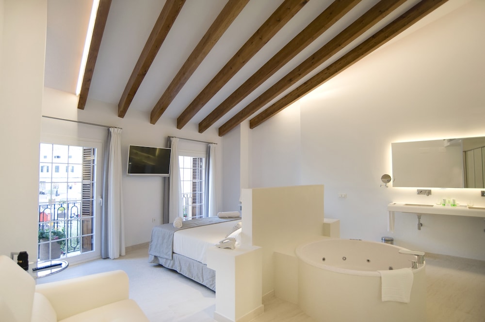 Sindic Hotel - Adults Only — Hotel rooms in Mahon, Balearic Islands