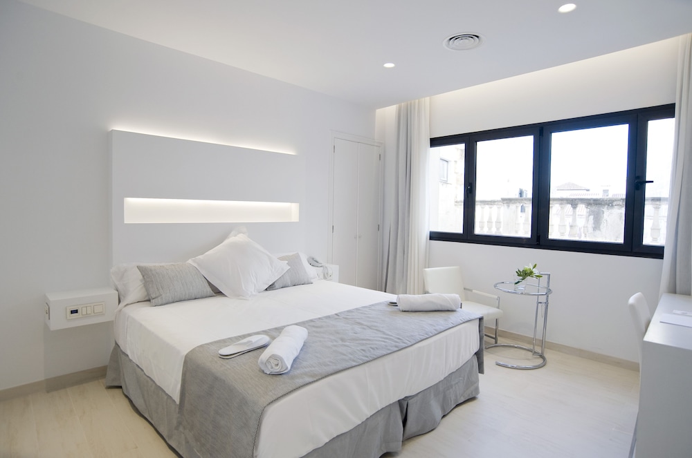 Sindic Hotel - Adults Only — Hotel rooms in Mahon, Balearic Islands
