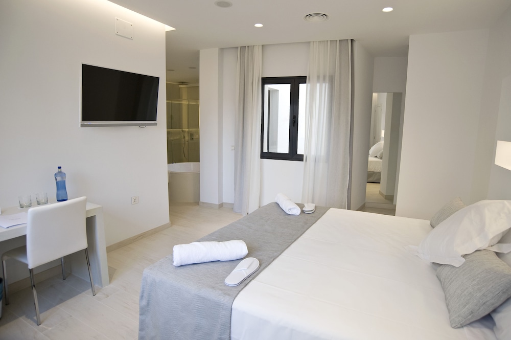 Sindic Hotel - Adults Only — Hotel rooms in Mahon, Balearic Islands