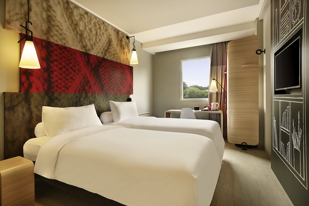 ibis Paris Gare du Nord Chateau Landon 10ème Hotel — Hotel rooms in Paris, Ile-de-France