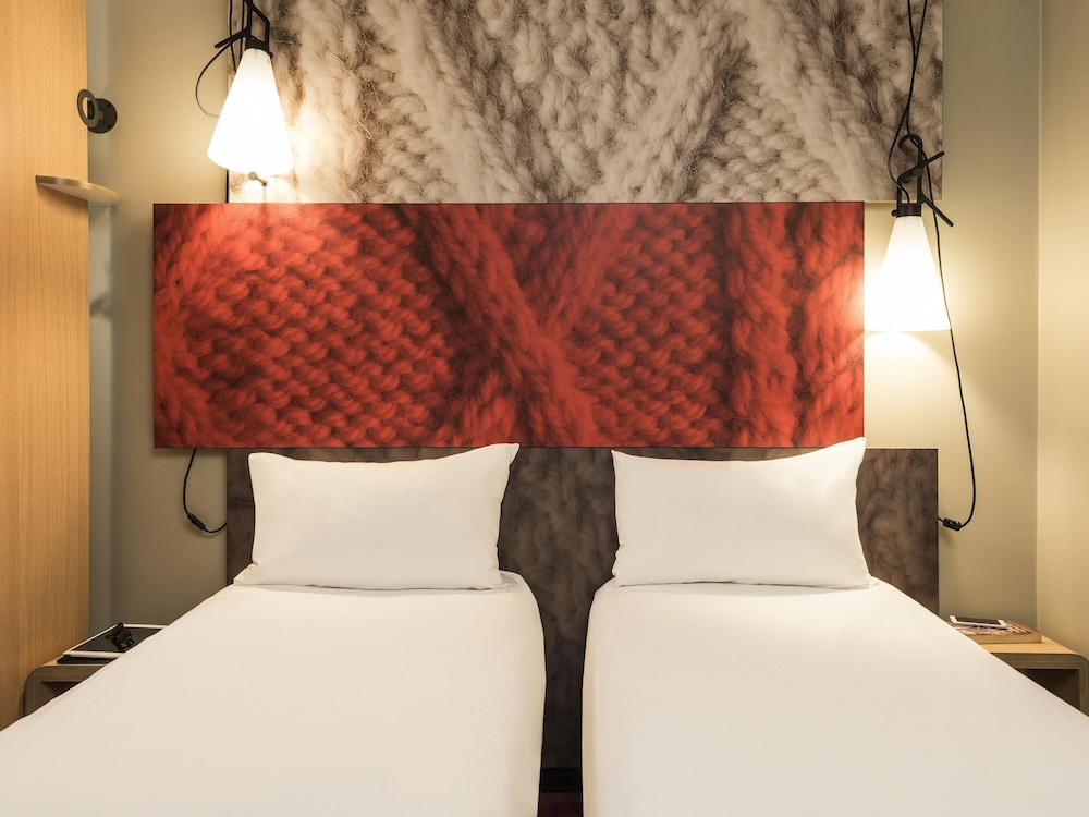 ibis Paris Gare du Nord Chateau Landon 10ème Hotel — Hotel rooms in Paris, Ile-de-France