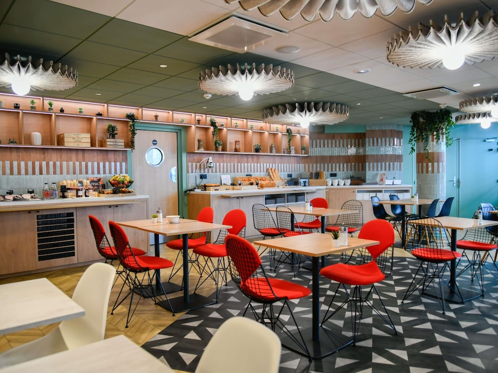 ibis Paris Gare du Nord Chateau Landon 10ème Hotel — Restaurant & bars in Paris, Ile-de-France