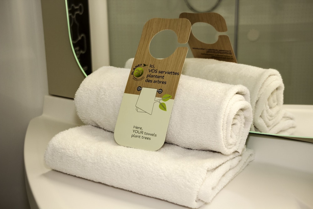 ibis Paris Gare du Nord Chateau Landon 10ème Hotel — Hotel rooms in Paris, Ile-de-France