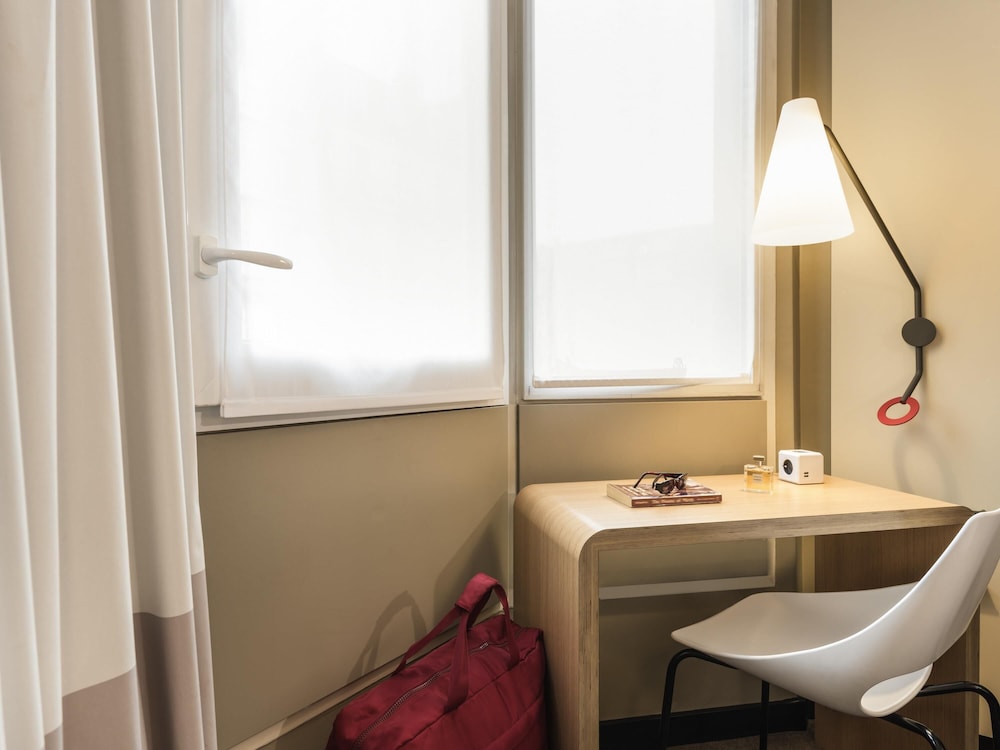 ibis Paris Gare du Nord Chateau Landon 10ème Hotel — Hotel rooms in Paris, Ile-de-France