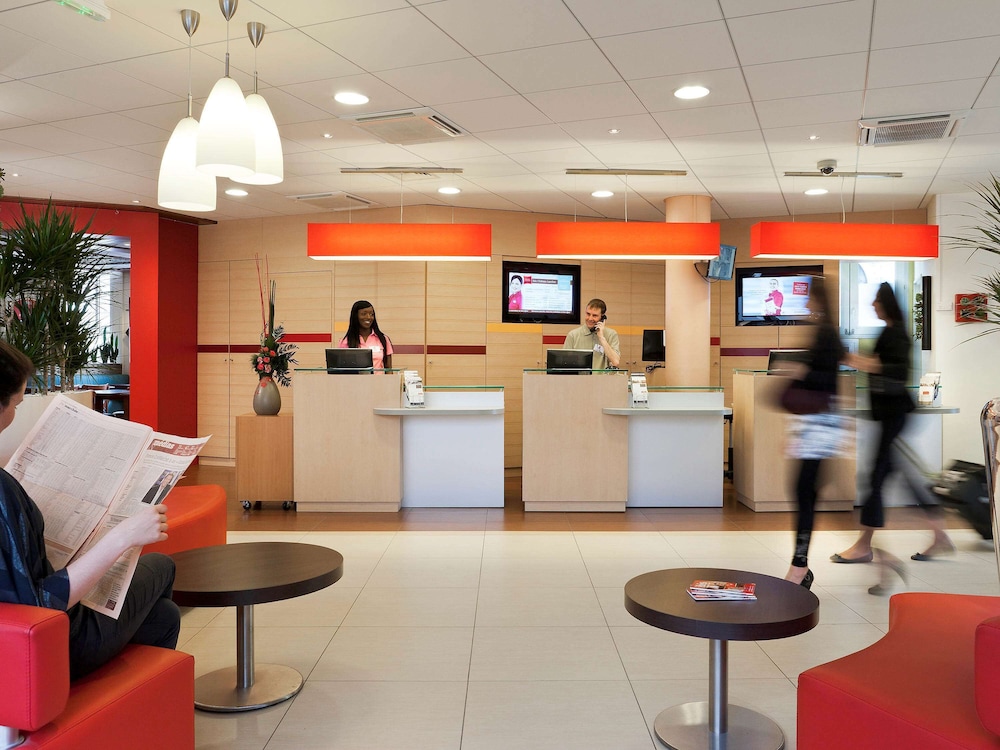 ibis Paris Gare du Nord Chateau Landon 10ème Hotel — Hotel building in Paris, Ile-de-France