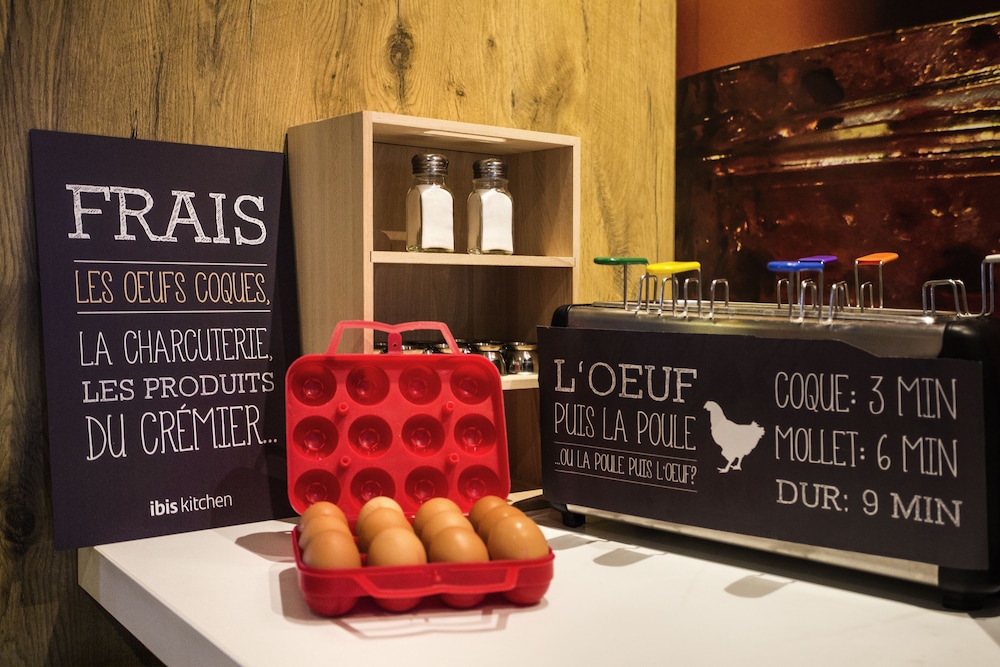ibis Paris Gare du Nord Chateau Landon 10ème Hotel — Restaurant & bars in Paris, Ile-de-France