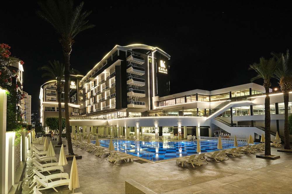 Kaila Beach Hotel - All Inclusive — Hotel building in Alanya