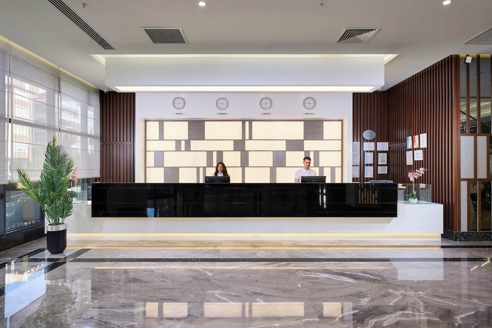 Kaila Beach Hotel - All Inclusive — Hotel building in Alanya