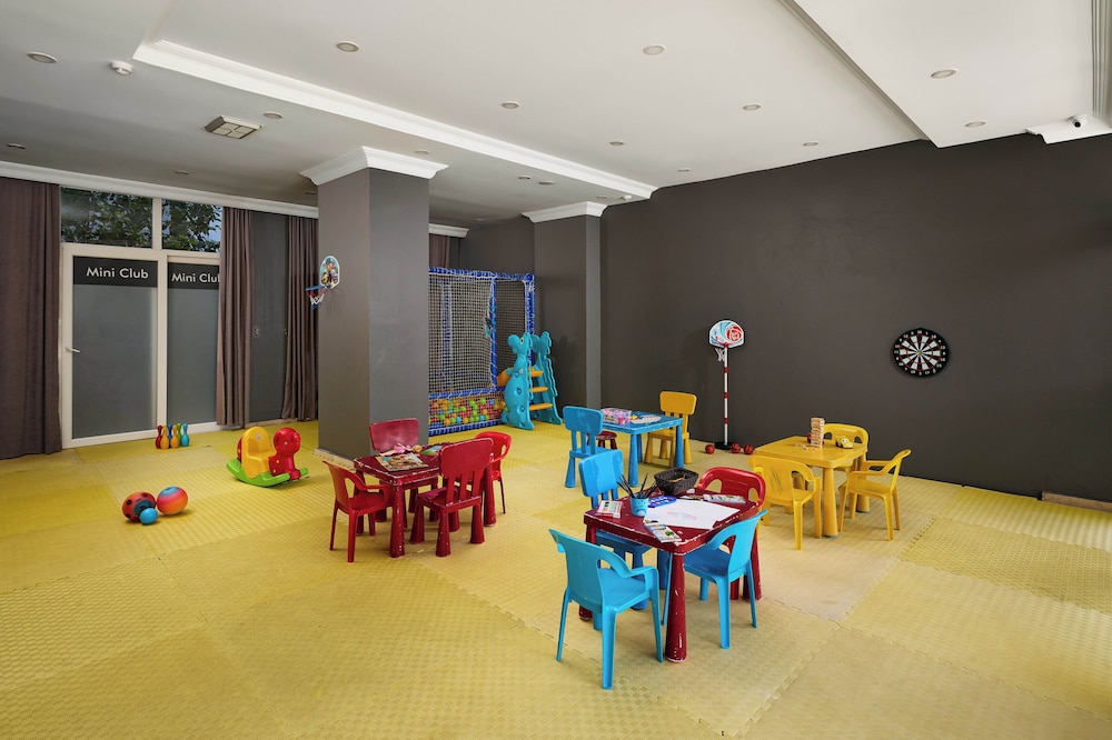 Kaila Beach Hotel - All Inclusive — Attractions for children in Alanya