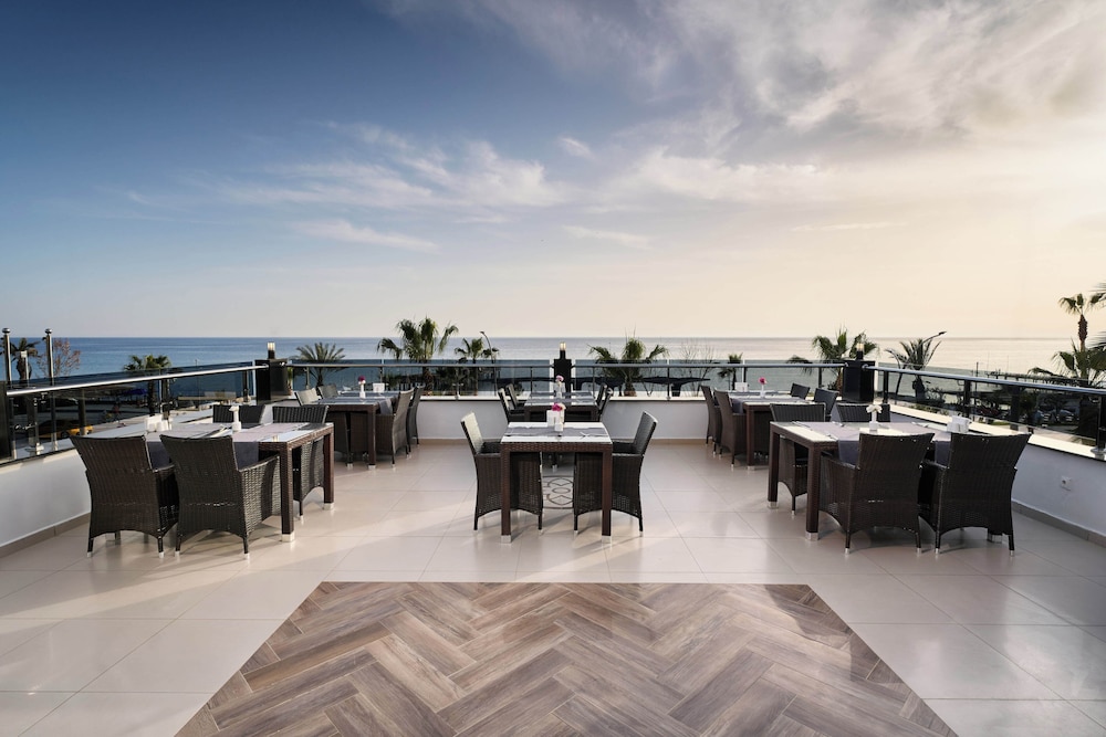 Kaila Beach Hotel - All Inclusive — Restaurant & bars in Alanya
