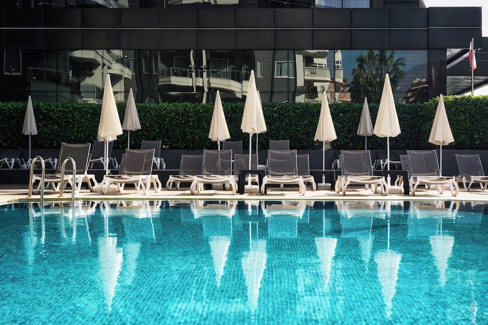 Kaila Beach Hotel - All Inclusive — Swimming pool in Alanya