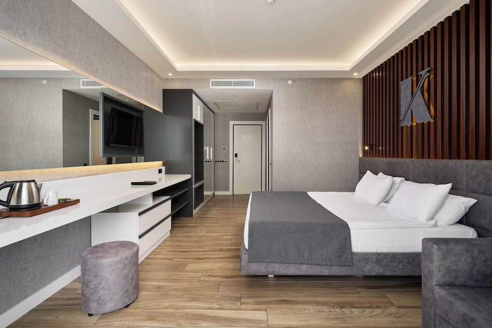 Kaila Beach Hotel - All Inclusive — Hotel rooms in Alanya