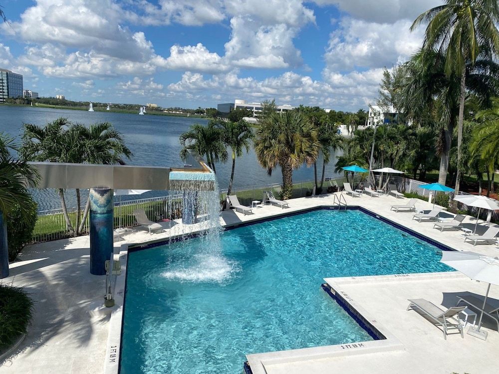 Pullman Miami Airport image