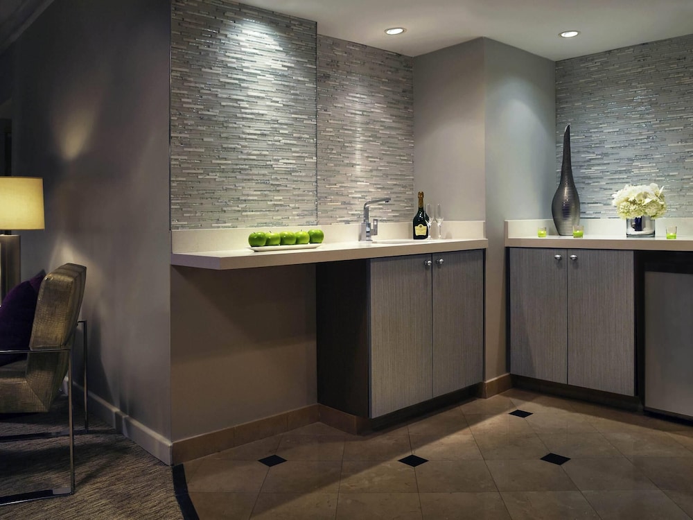 Pullman Miami Airport — Restaurant & bars in Miami, Florida