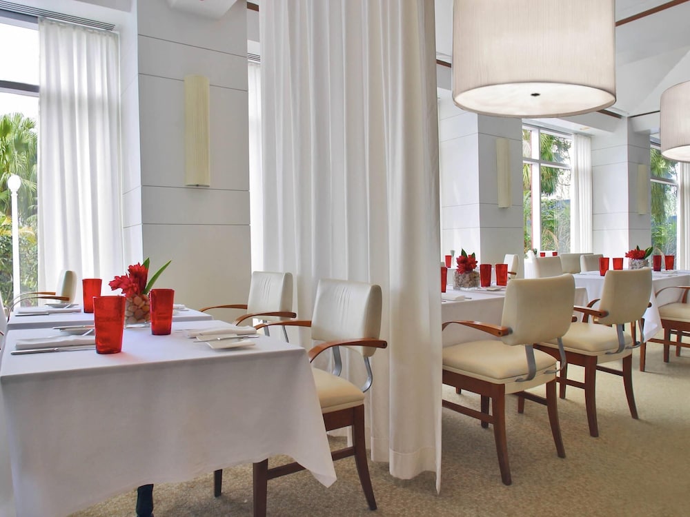 Pullman Miami Airport — Restaurant & bars in Miami, Florida