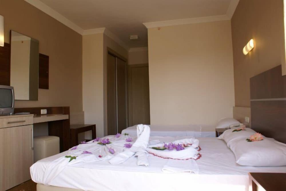 Magic Sun Hotel — Hotel rooms in Kemer