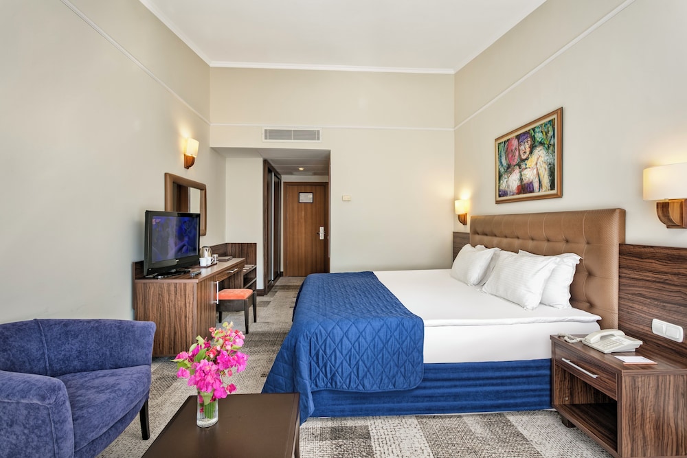 Pine Beach Belek - All Inclusive — Hotel rooms in Belek